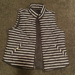 Gap winter vest, black-and-white